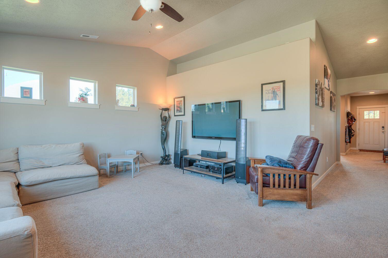 La Pine, Oregon, 97739, United States, 4 Bedrooms Bedrooms, ,2 BathroomsBathrooms,Residential,For Sale,1931985