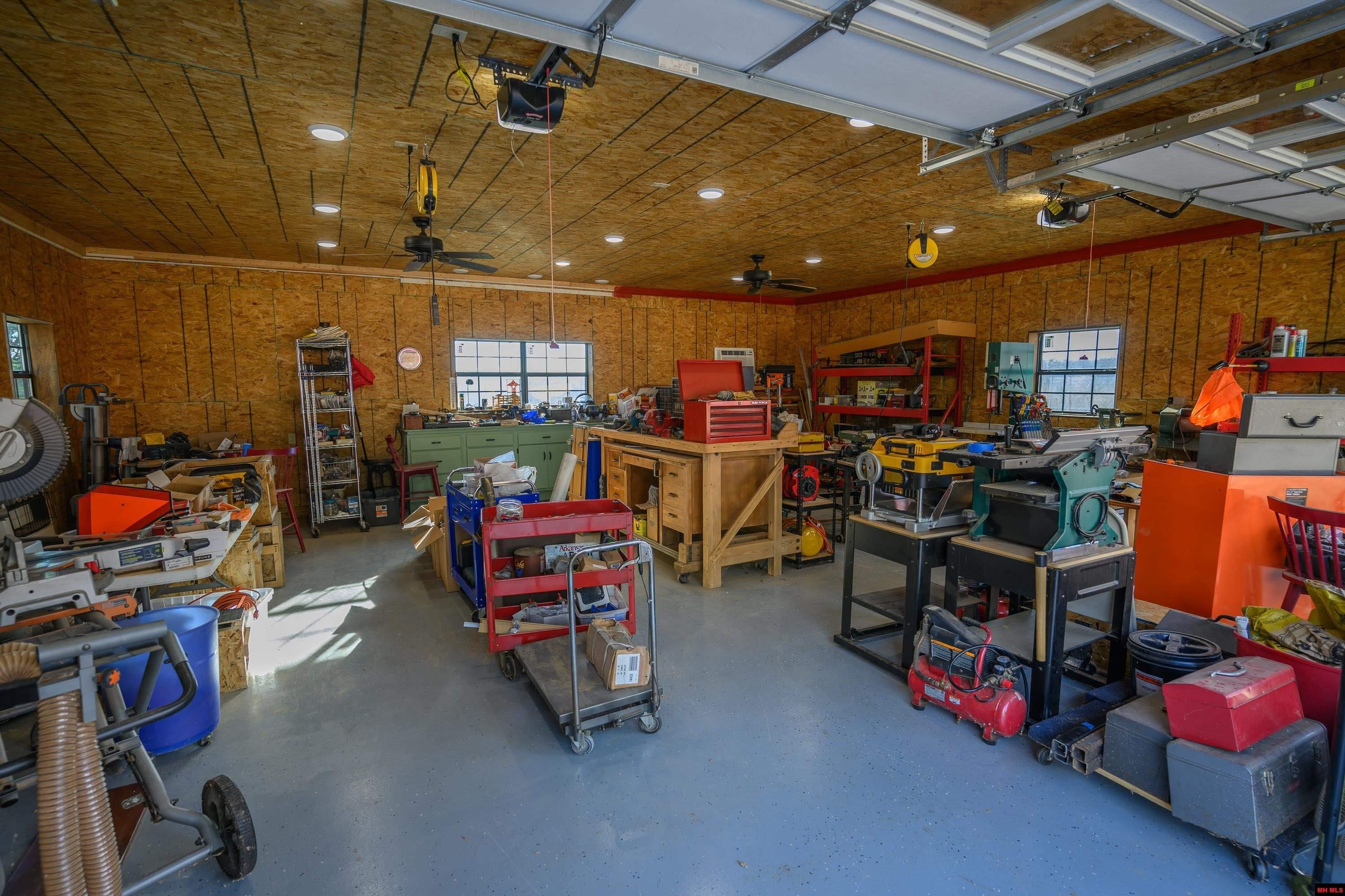 Mountain Home, Arkansas, 72653, United States, 2 Bedrooms Bedrooms, ,3 BathroomsBathrooms,Residential,For Sale,2009104