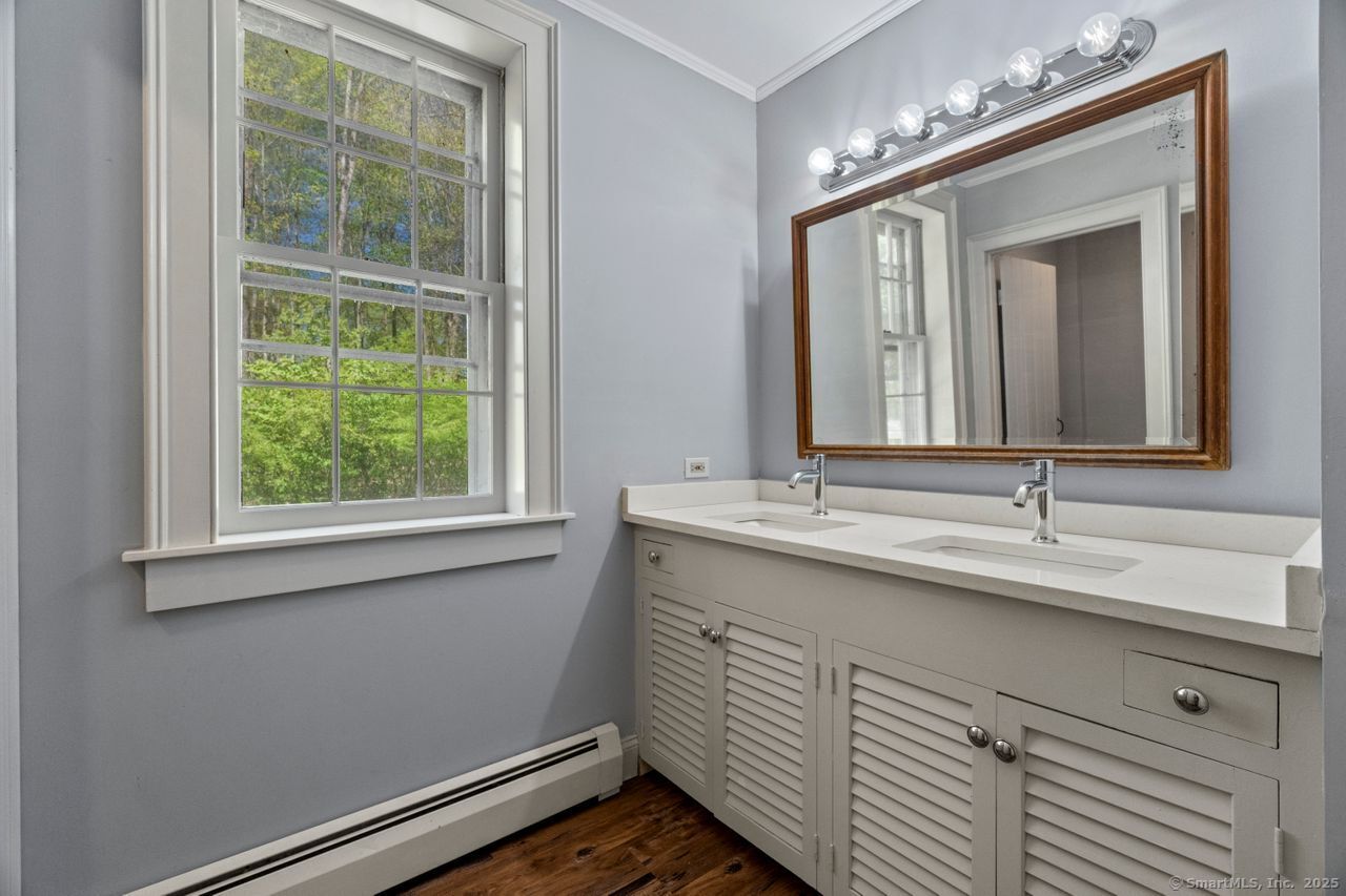 Woodbury, Connecticut, 06798, United States, 4 Bedrooms Bedrooms, ,3 BathroomsBathrooms,Residential,For Sale,1890023