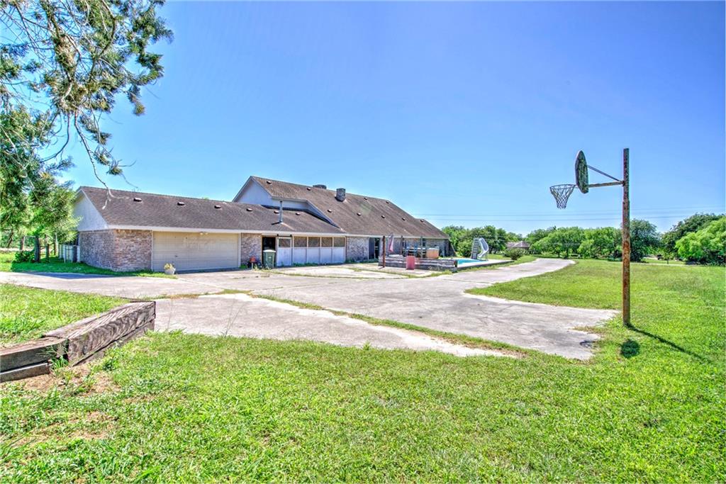 Robstown, Texas, 78380, United States, 5 Bedrooms Bedrooms, ,4 BathroomsBathrooms,Residential,For Sale,1856855