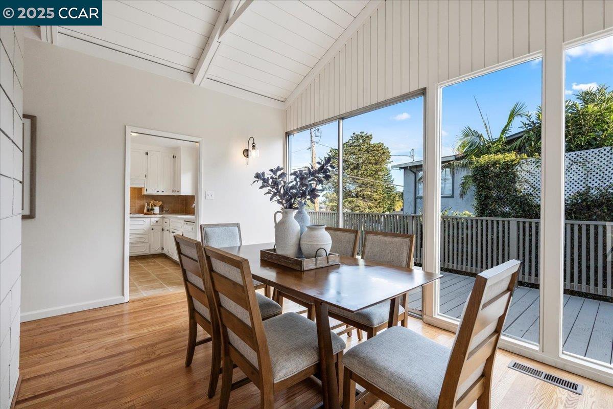 Redwood City, California, 94062, United States, 4 Bedrooms Bedrooms, ,3 BathroomsBathrooms,Residential,For Sale,1989163