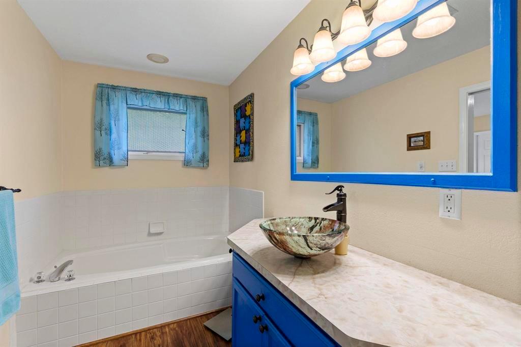 Durango, Colorado, 81301, United States, 3 Bedrooms Bedrooms, ,2 BathroomsBathrooms,Residential,For Sale,1949402