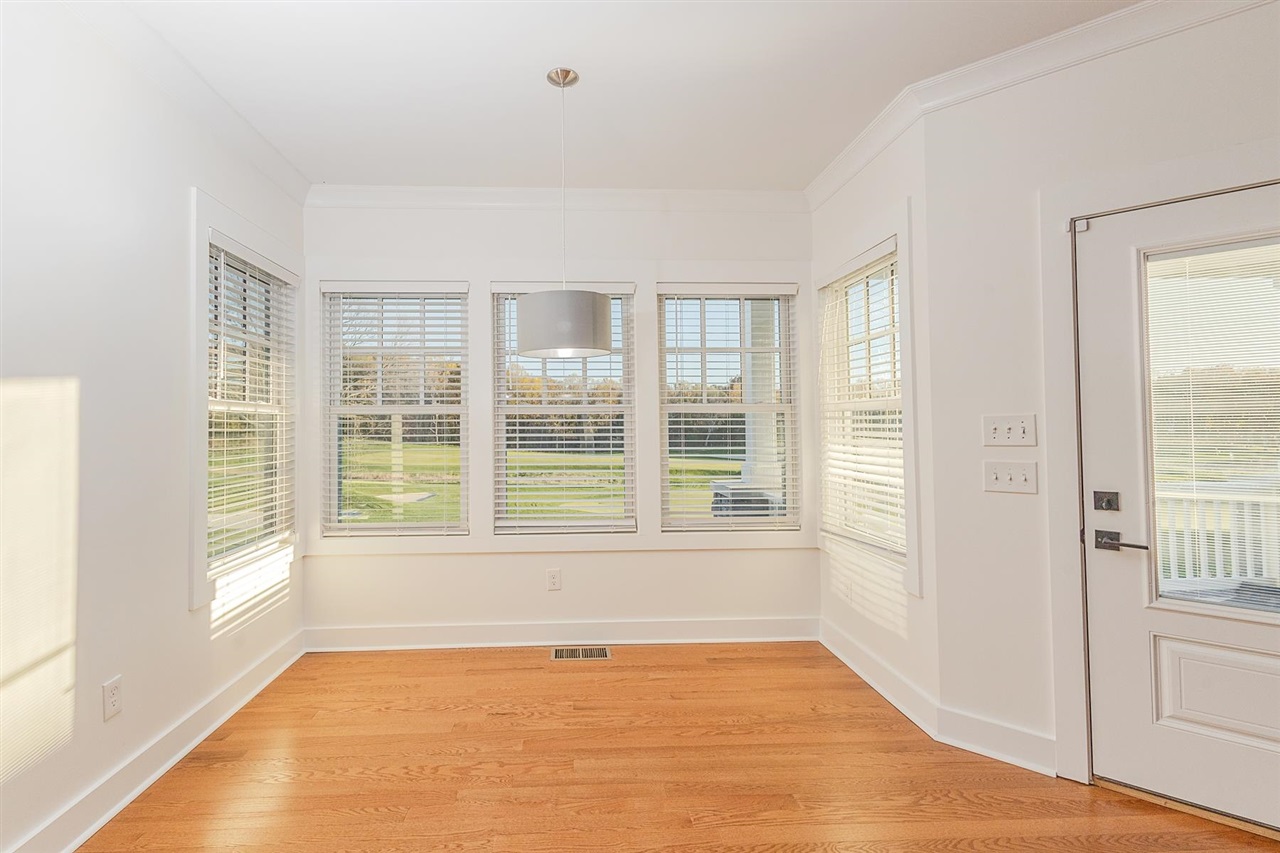 Bowling Green, Kentucky, 42103, United States, 4 Bedrooms Bedrooms, ,5 BathroomsBathrooms,Residential,For Sale,1991774