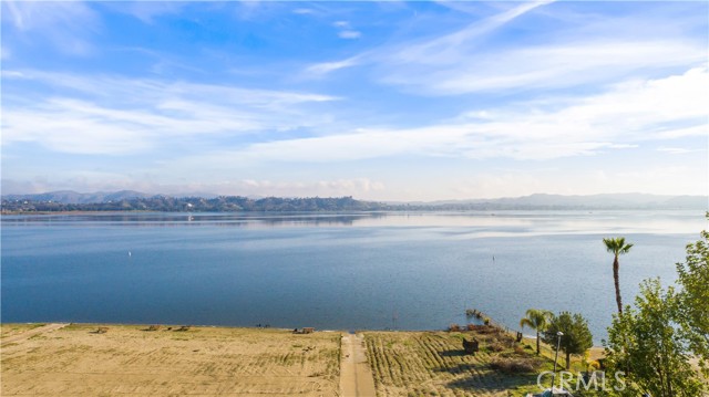 Lake Elsinore, California, 92530, United States, 4 Bedrooms Bedrooms, ,5 BathroomsBathrooms,Residential,For Sale,2008586