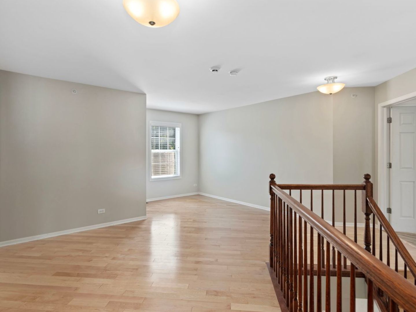 Inverness, Illinois, 60010, United States, 2 Bedrooms Bedrooms, ,3 BathroomsBathrooms,Residential,For Sale,1947275