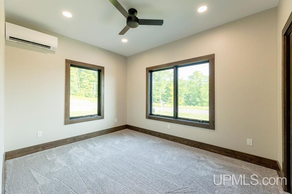 Houghton, Michigan, 49931, United States, 3 Bedrooms Bedrooms, ,3 BathroomsBathrooms,Residential,For Sale,1826025