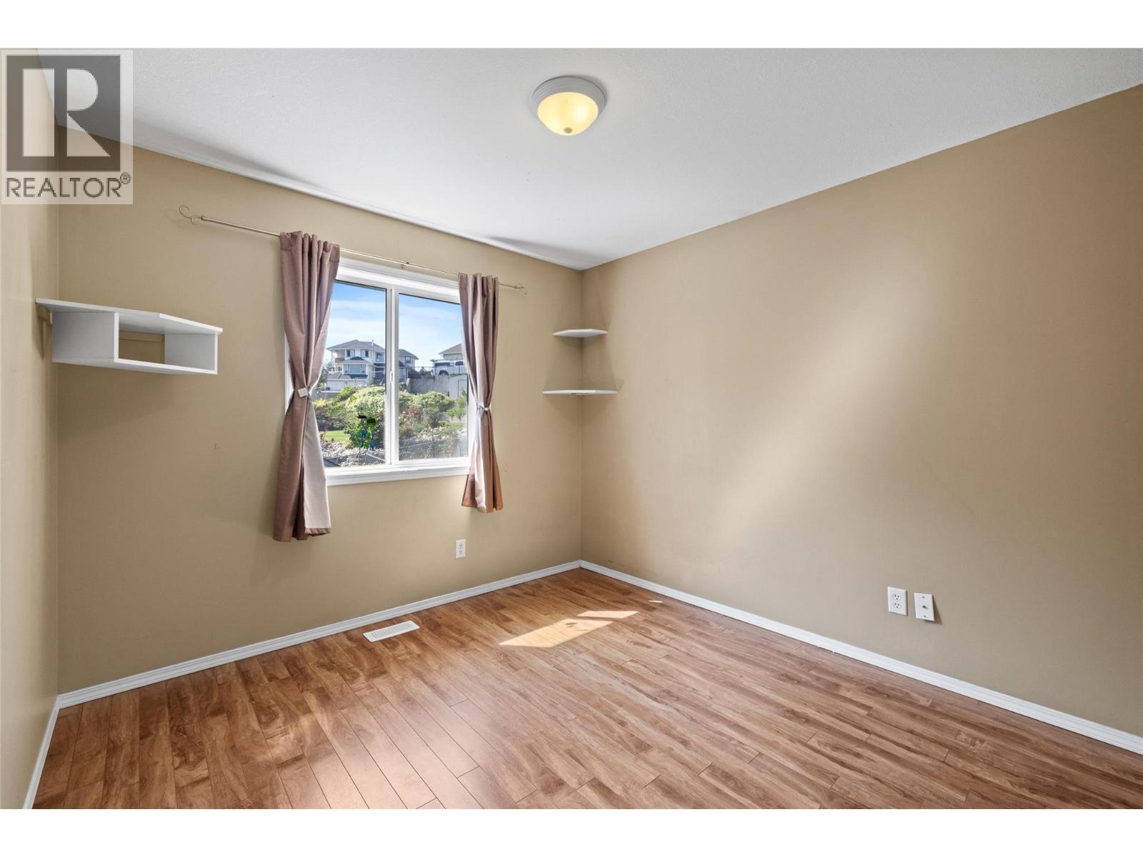 LAKE COUNTRY, British Columbia, V4V 1J1, CA, 5 Bedrooms Bedrooms, ,3 BathroomsBathrooms,Residential,For Sale,1950737