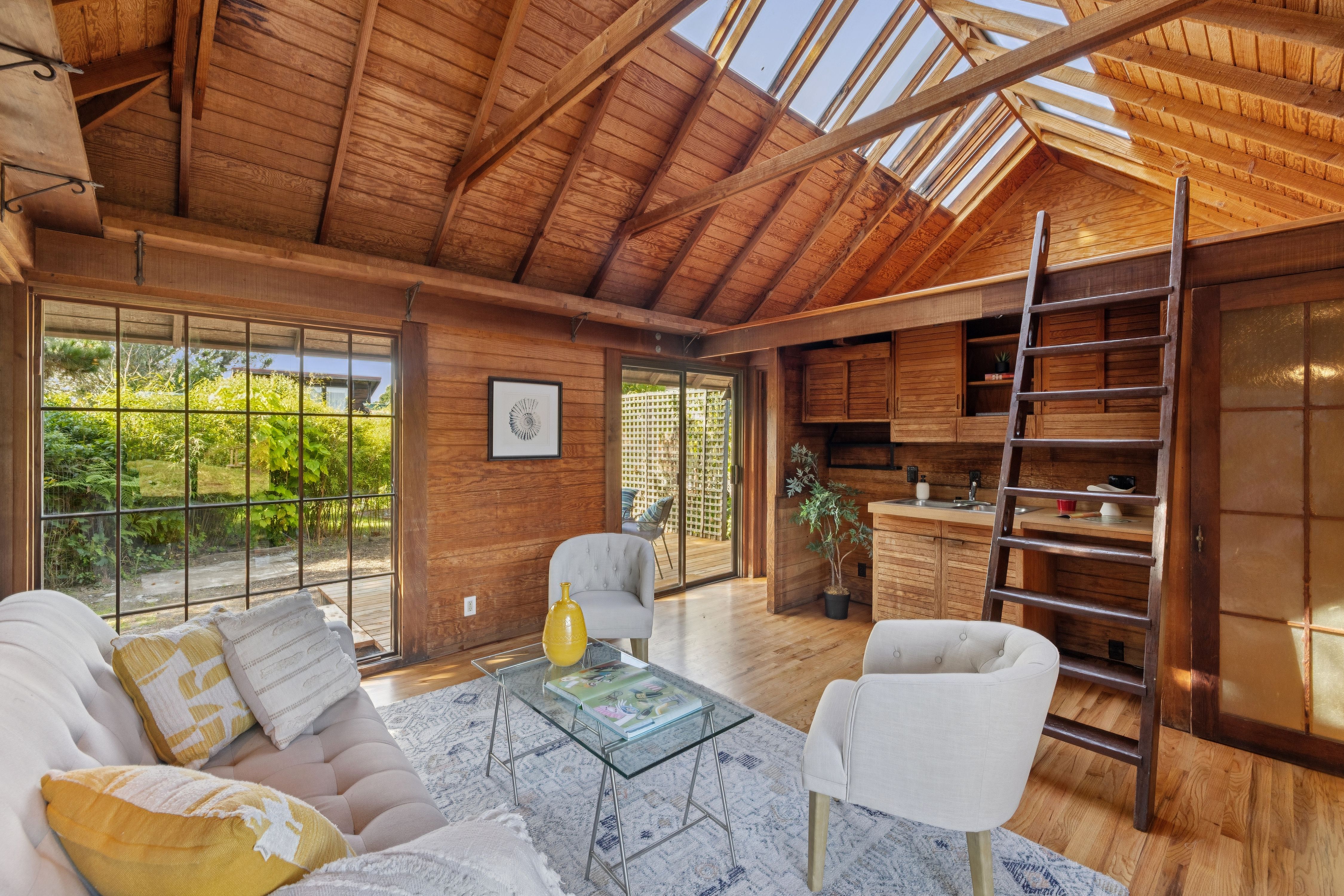  Redwood, Glass, and Companion Spaces - 物件實景