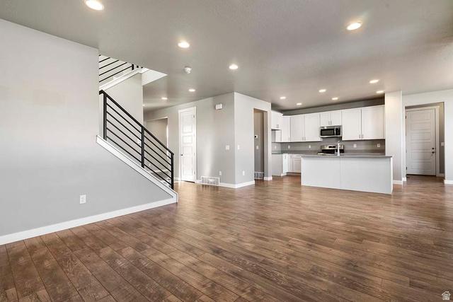 Lehi, Utah, 84048, United States, 4 Bedrooms Bedrooms, ,3 BathroomsBathrooms,Residential,For Sale,2012863