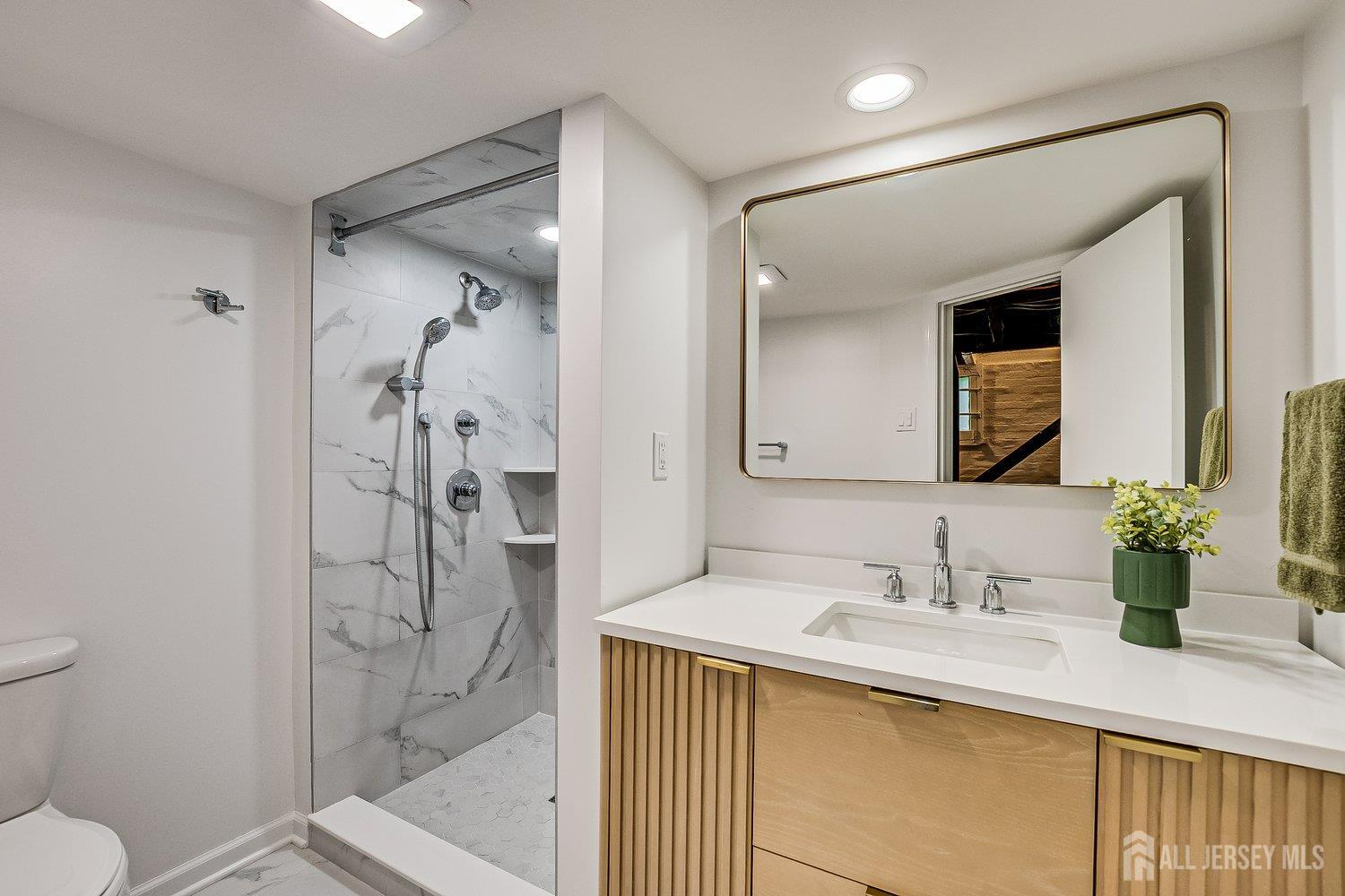 Metuchen, New Jersey, 08840, United States, 5 Bedrooms Bedrooms, ,3 BathroomsBathrooms,Residential,For Sale,1903678