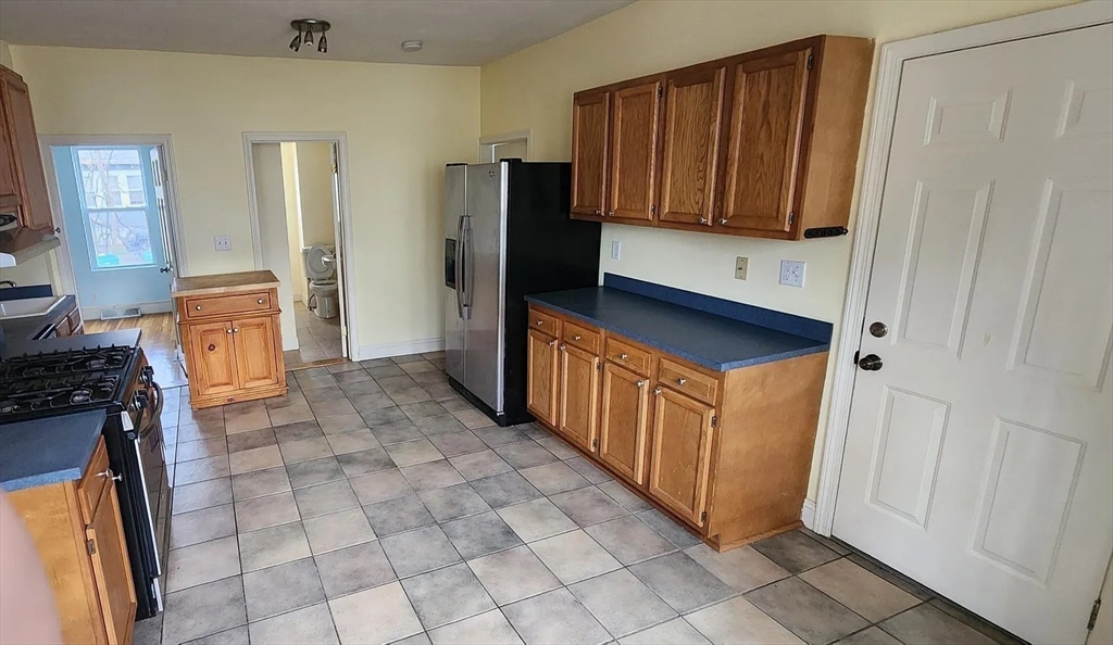 Mansfield, Massachusetts, 02048, United States, 6 Bedrooms Bedrooms, ,2 BathroomsBathrooms,Residential,For Sale,1988078