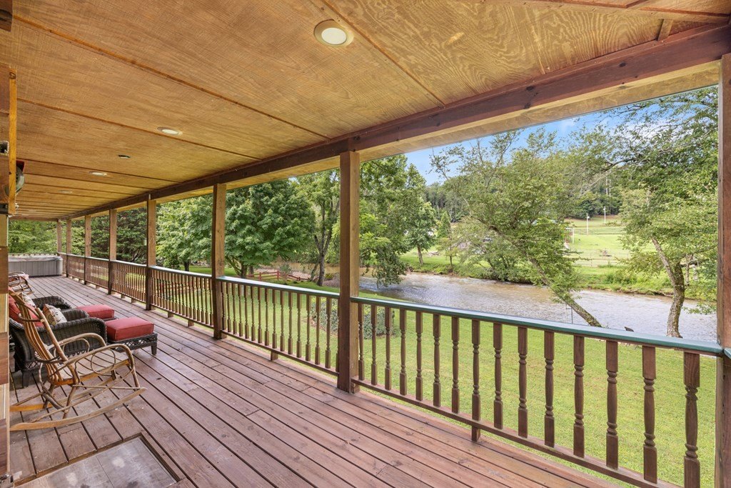 Hayesville, North Carolina, 28904, United States, 3 Bedrooms Bedrooms, ,4 BathroomsBathrooms,Residential,For Sale,1909515