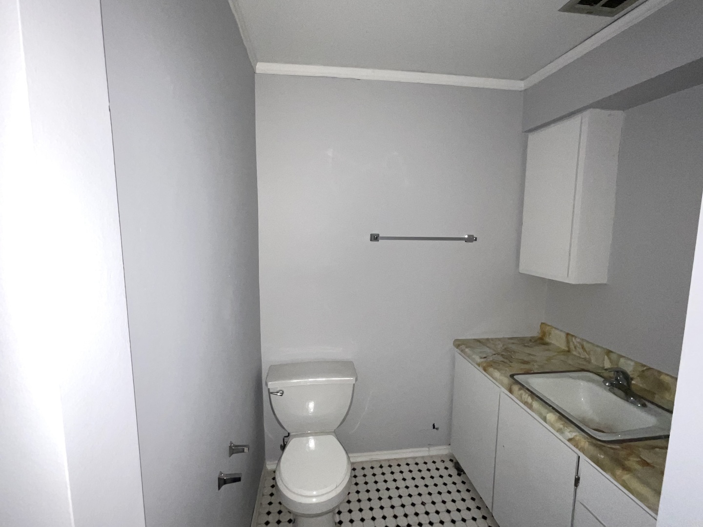 Chicago, Illinois, 60615, United States, 5 Bedrooms Bedrooms, ,3 BathroomsBathrooms,Residential,For Sale,1961563