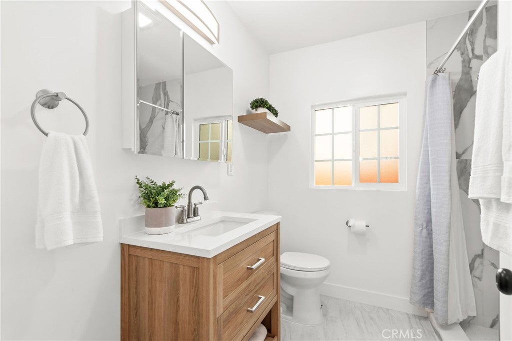 Los Angeles, California, 90063, United States, 3 Bedrooms Bedrooms, ,1 BathroomBathrooms,Residential,For Sale,1729506