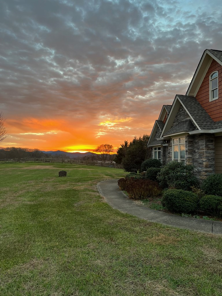 Ellijay, Georgia, 30536, United States, 4 Bedrooms Bedrooms, ,4 BathroomsBathrooms,Residential,For Sale,1876952