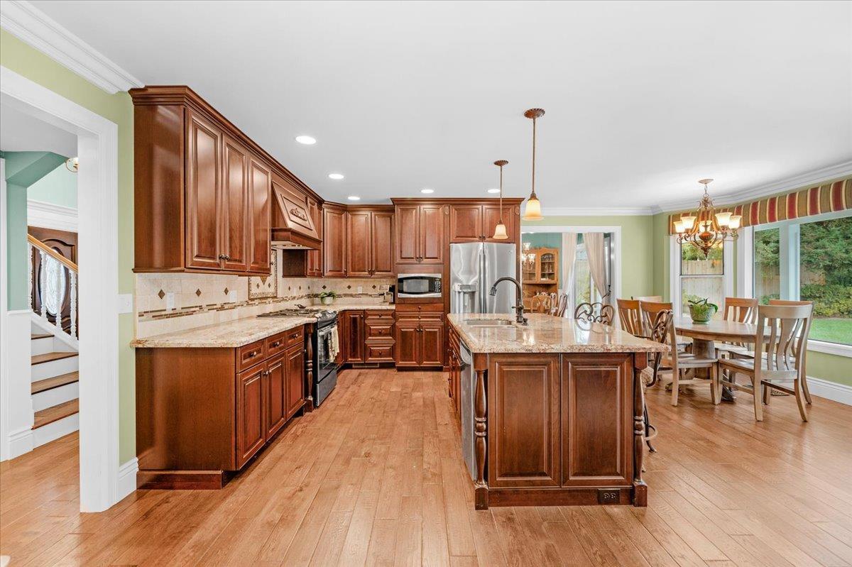 Visalia, California, 93277, United States, 4 Bedrooms Bedrooms, ,4 BathroomsBathrooms,Residential,For Sale,1973914