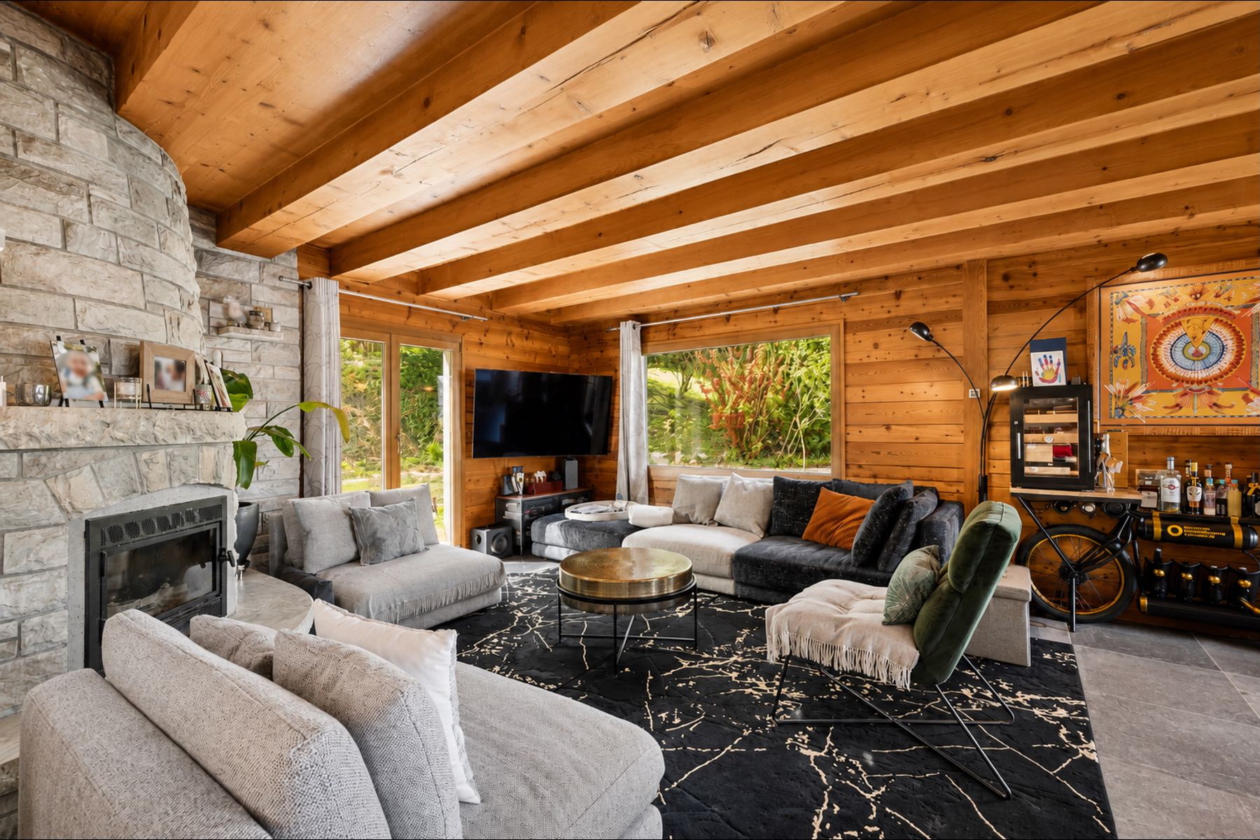  Beautifully renovated chalet with exceptional views - 物件實景