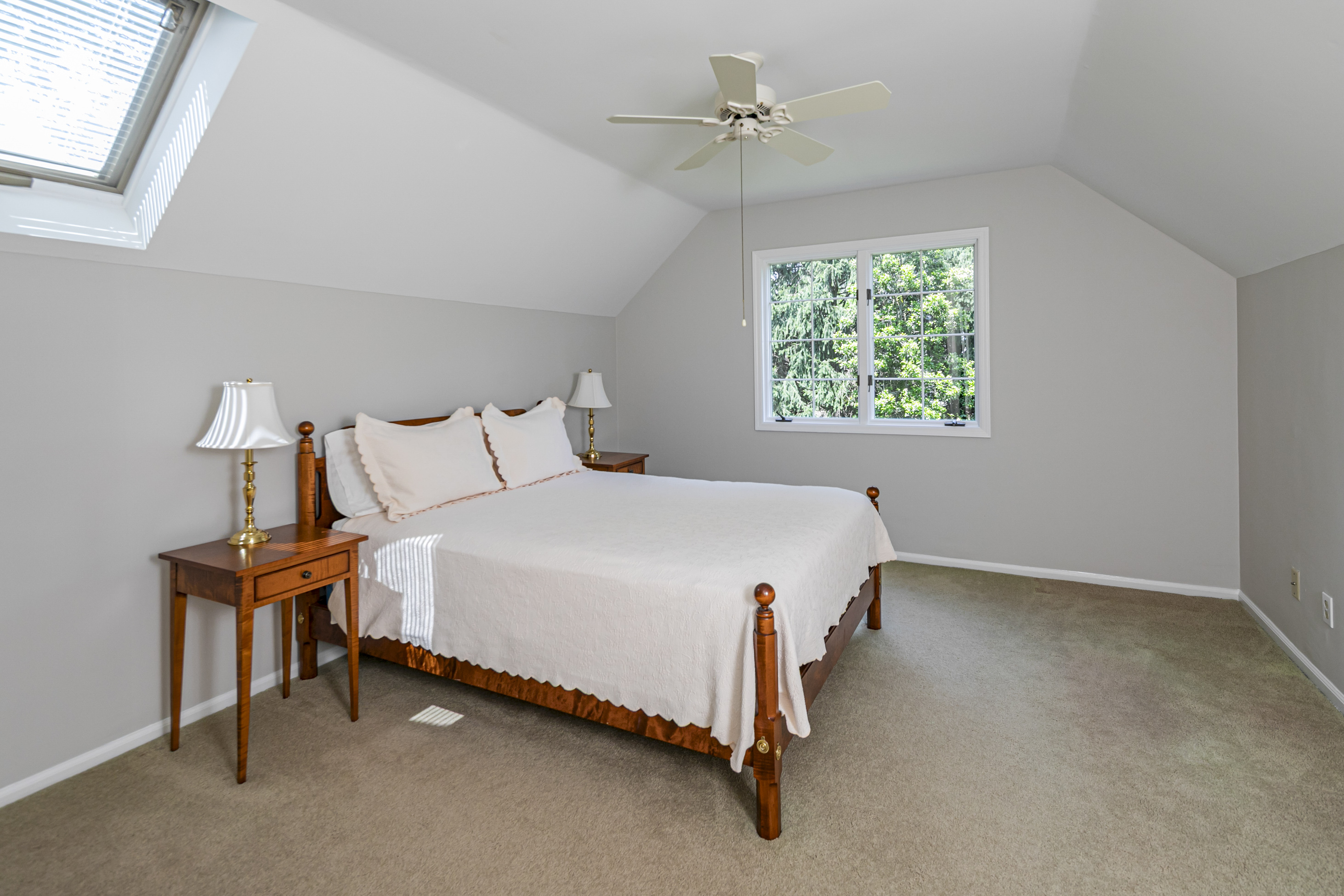  Stand-Out Home in The Glen Features Pastoral Views and Soaring Ceilings - 物件實景