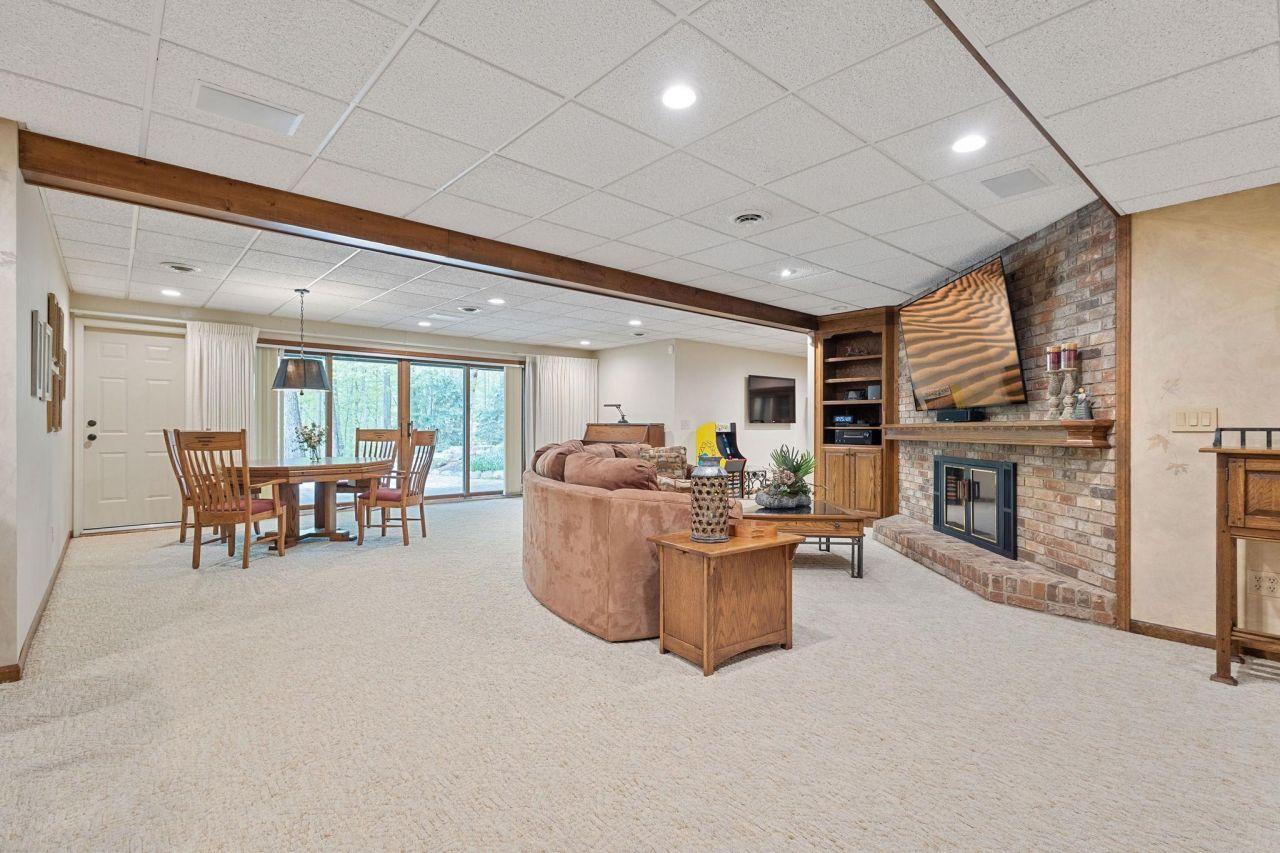 Bristol, Indiana, 46507, United States, 5 Bedrooms Bedrooms, ,4 BathroomsBathrooms,Residential,For Sale,1804432