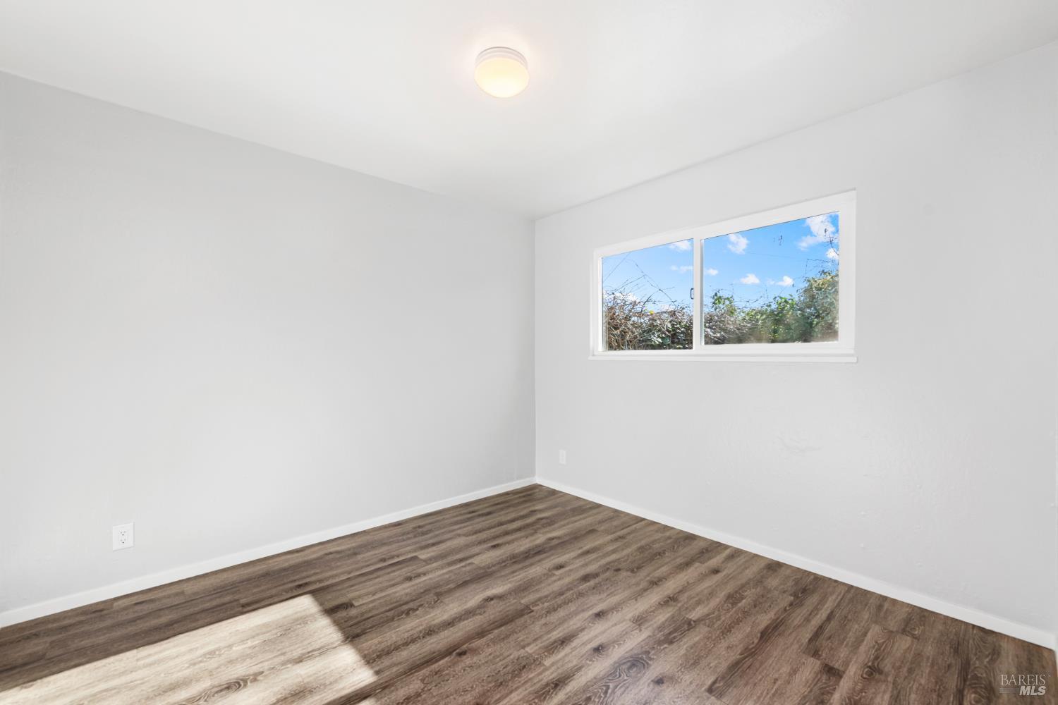 Vacaville, California, 95688, United States, 3 Bedrooms Bedrooms, ,2 BathroomsBathrooms,Residential,For Sale,2009088