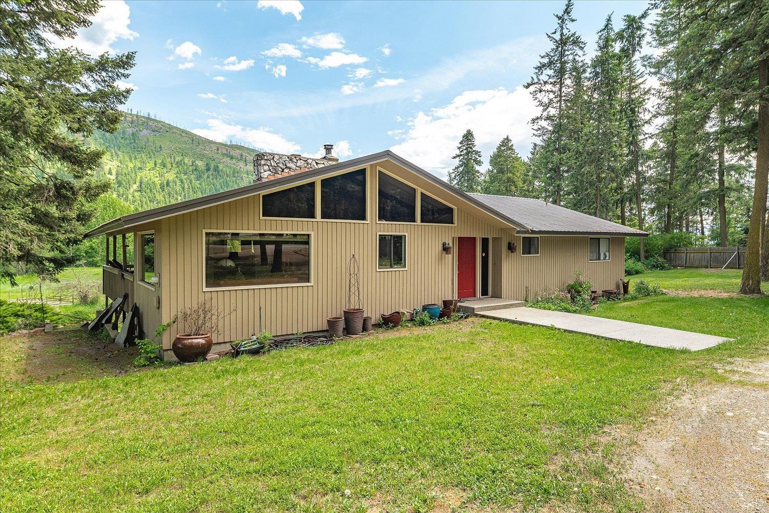 Colville, Washington, 99114, United States, 5 Bedrooms Bedrooms, ,3 BathroomsBathrooms,Residential,For Sale,1974272