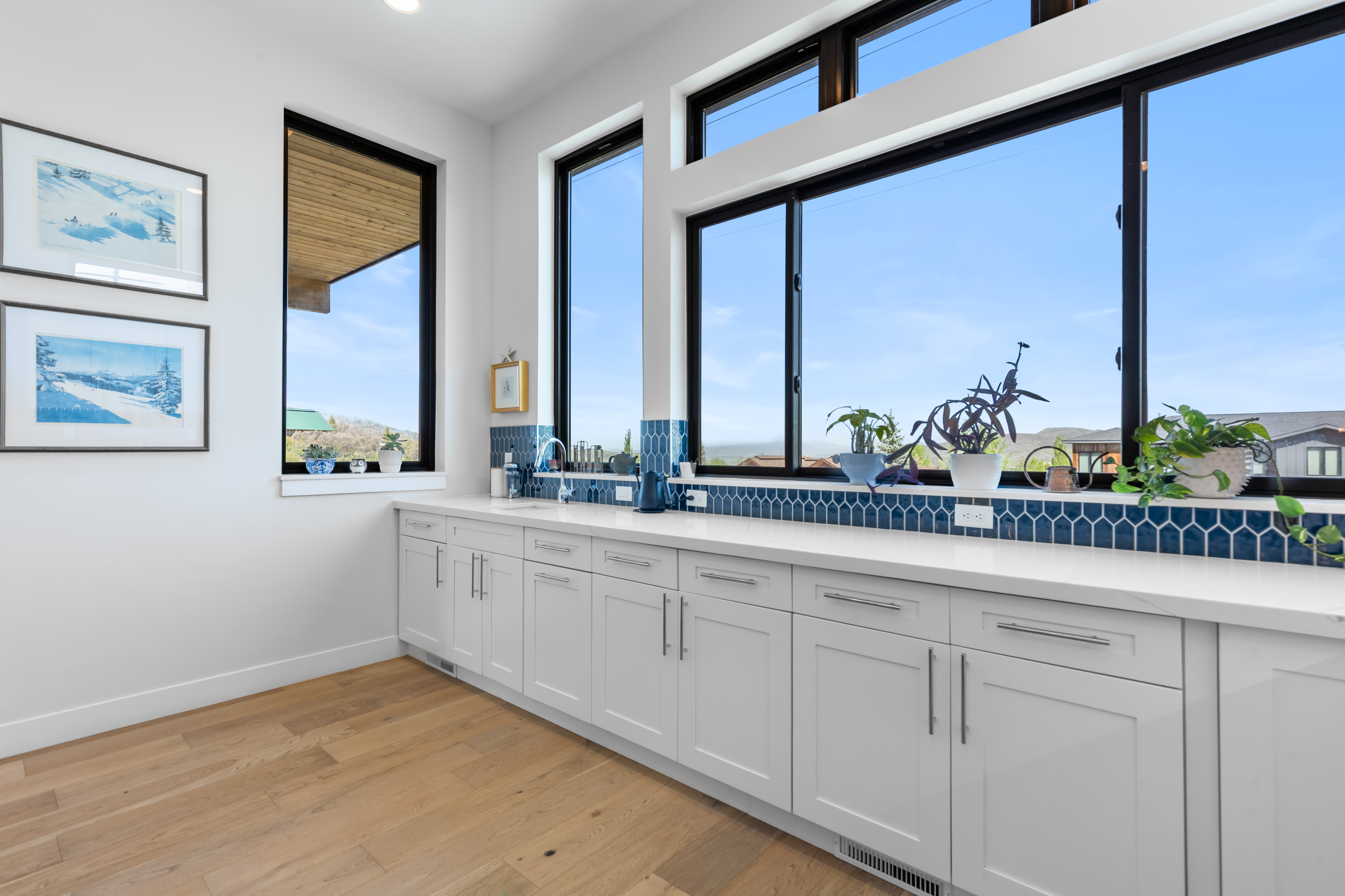  MODERN FISH CREEK AREA HOME - 物件實景