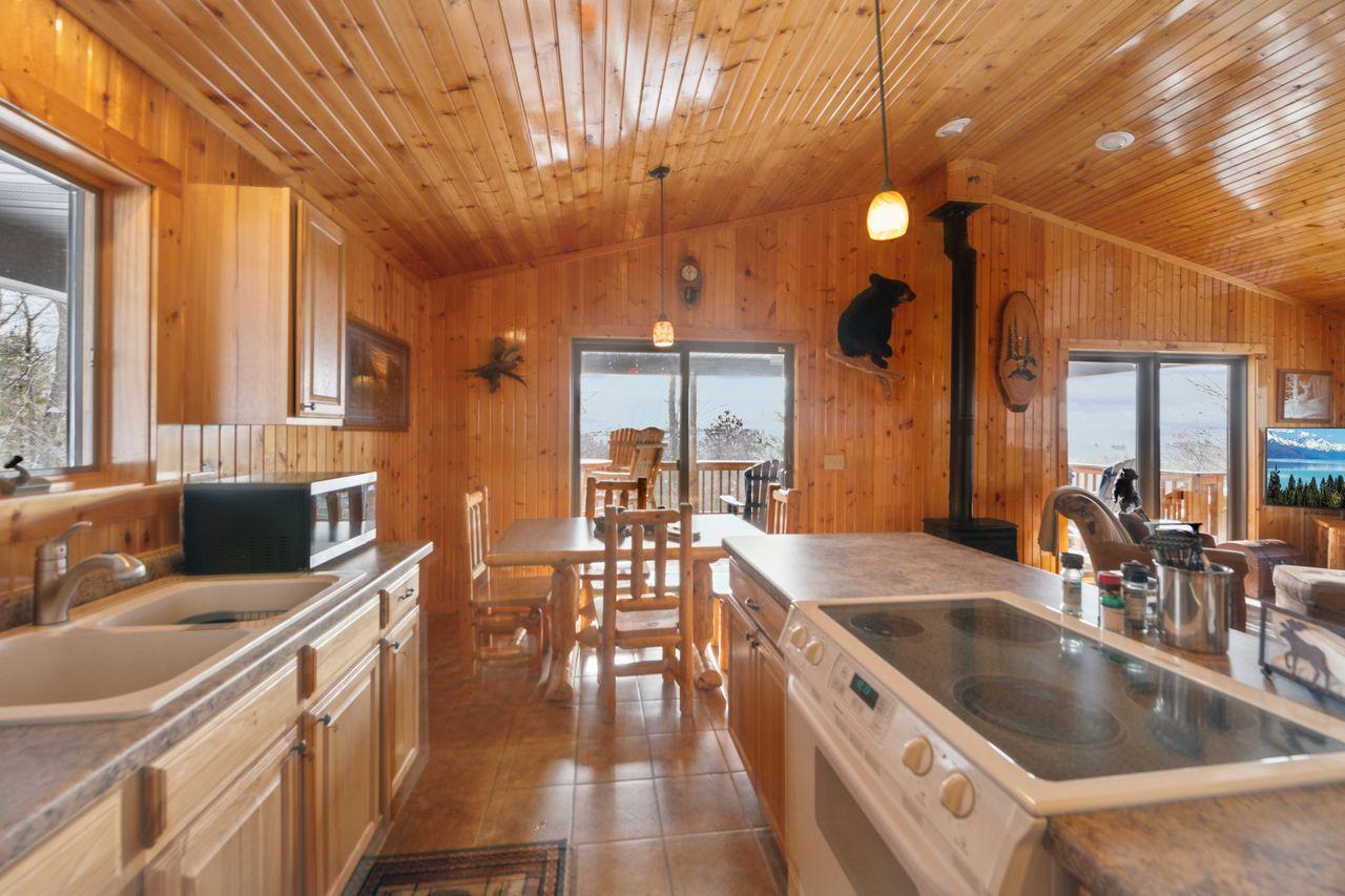 Washburn, Wisconsin, 54891, United States, 3 Bedrooms Bedrooms, ,1 BathroomBathrooms,Residential,For Sale,1687248