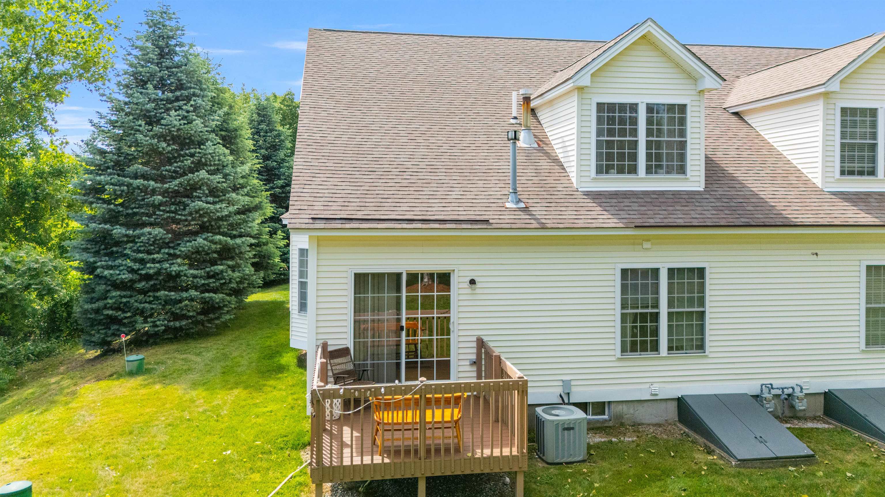 Hooksett, New Hampshire, 03106, United States, 2 Bedrooms Bedrooms, ,2 BathroomsBathrooms,Residential,For Sale,1911621
