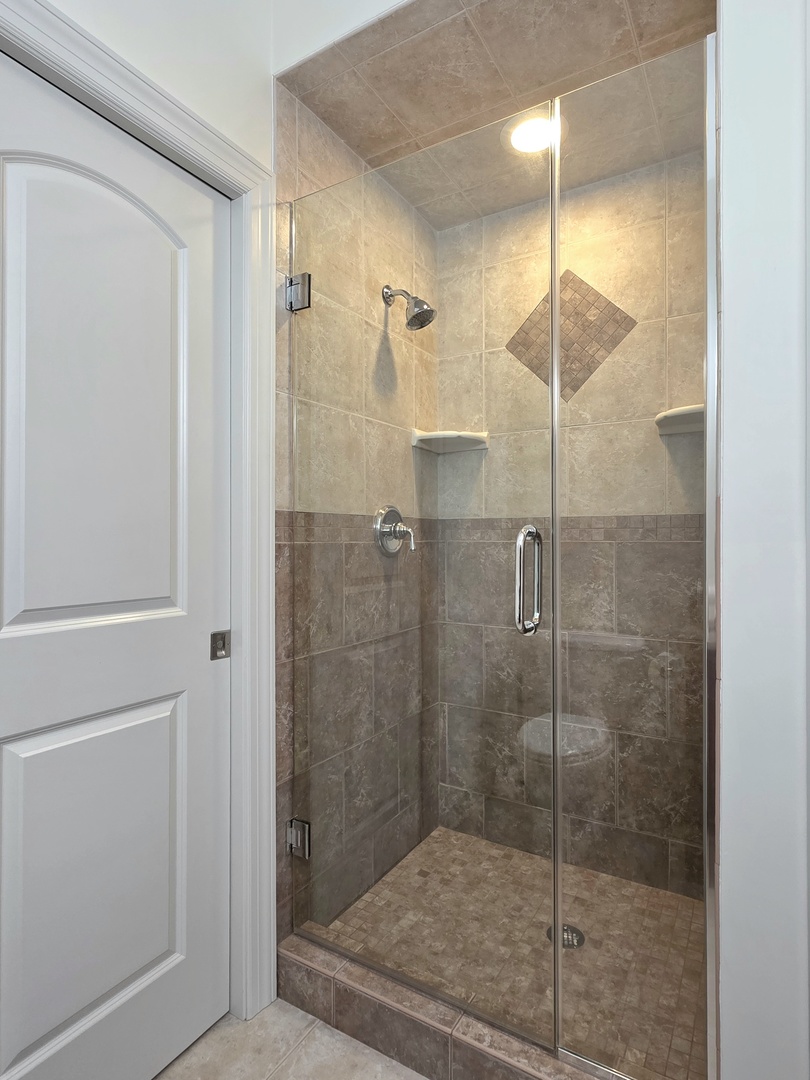 Mokena, Illinois, 60448, United States, 5 Bedrooms Bedrooms, ,4 BathroomsBathrooms,Residential,For Sale,2005641