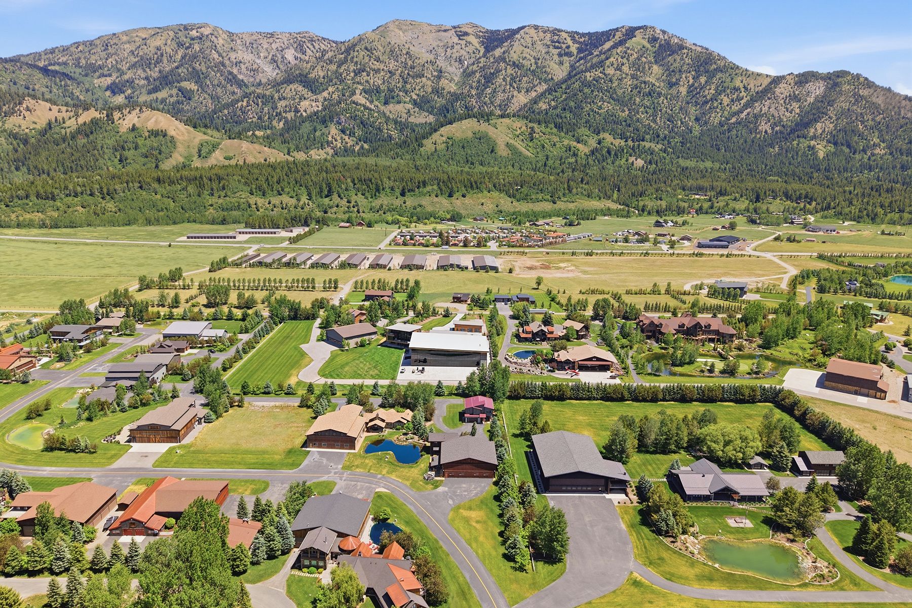  Elevated Living at Alpine Airpark - 物件實景