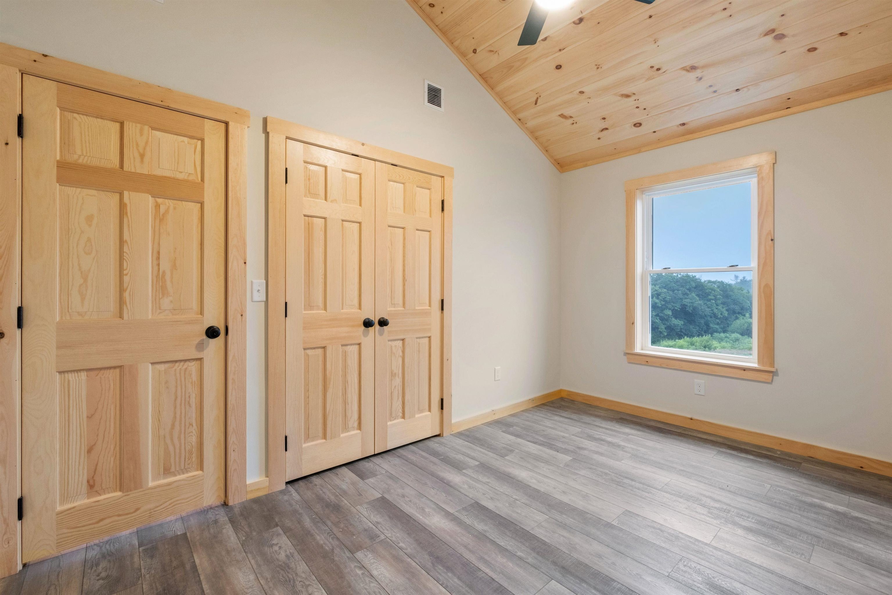 Thornton, New Hampshire, 03285, United States, 3 Bedrooms Bedrooms, ,3 BathroomsBathrooms,Residential,For Sale,1974297