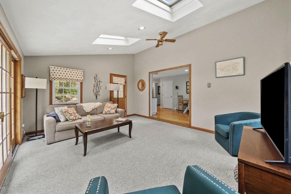 Lynn, Massachusetts, 01904, United States, 4 Bedrooms Bedrooms, ,2 BathroomsBathrooms,Residential,For Sale,2048427