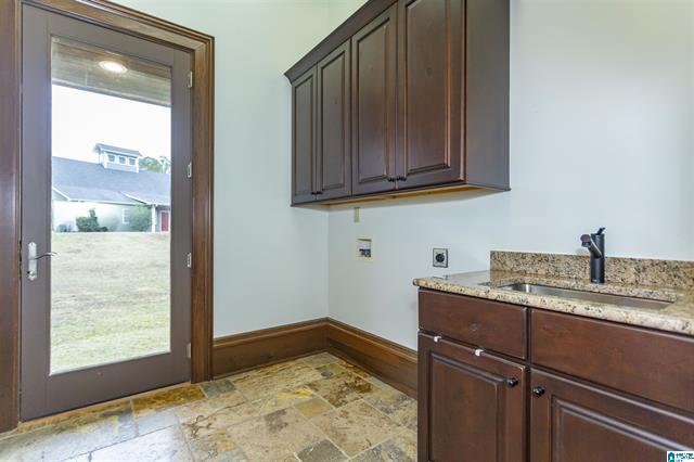 Calera, Alabama, 35040, United States, 5 Bedrooms Bedrooms, ,6 BathroomsBathrooms,Residential,For Sale,2006341