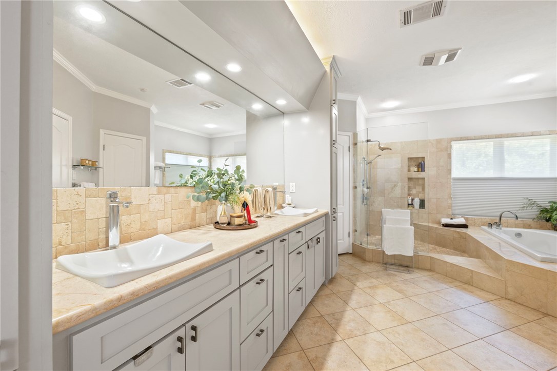 College Station, Texas, 77845, United States, 4 Bedrooms Bedrooms, ,4 BathroomsBathrooms,Residential,For Sale,1935327