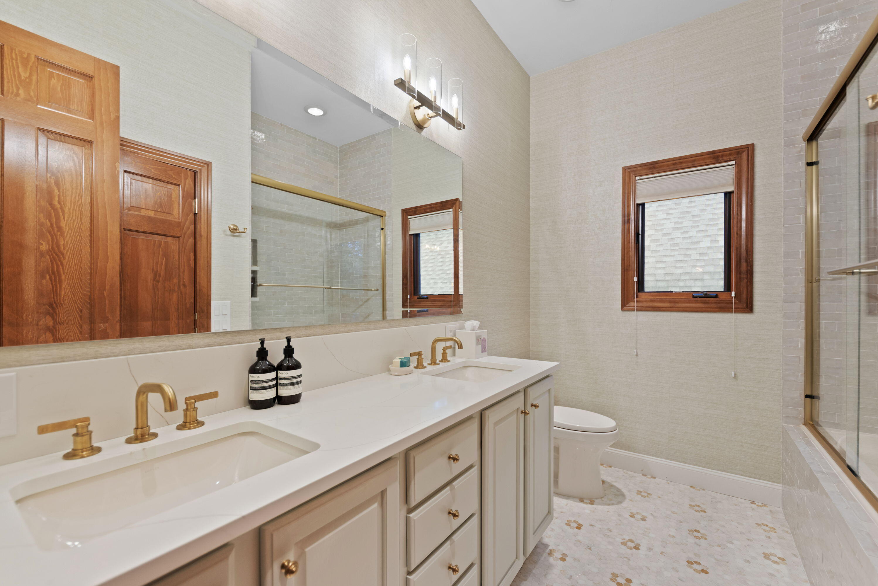 New Buffalo, Michigan, 49117, United States, 4 Bedrooms Bedrooms, ,3 BathroomsBathrooms,Residential,For Sale,1987868