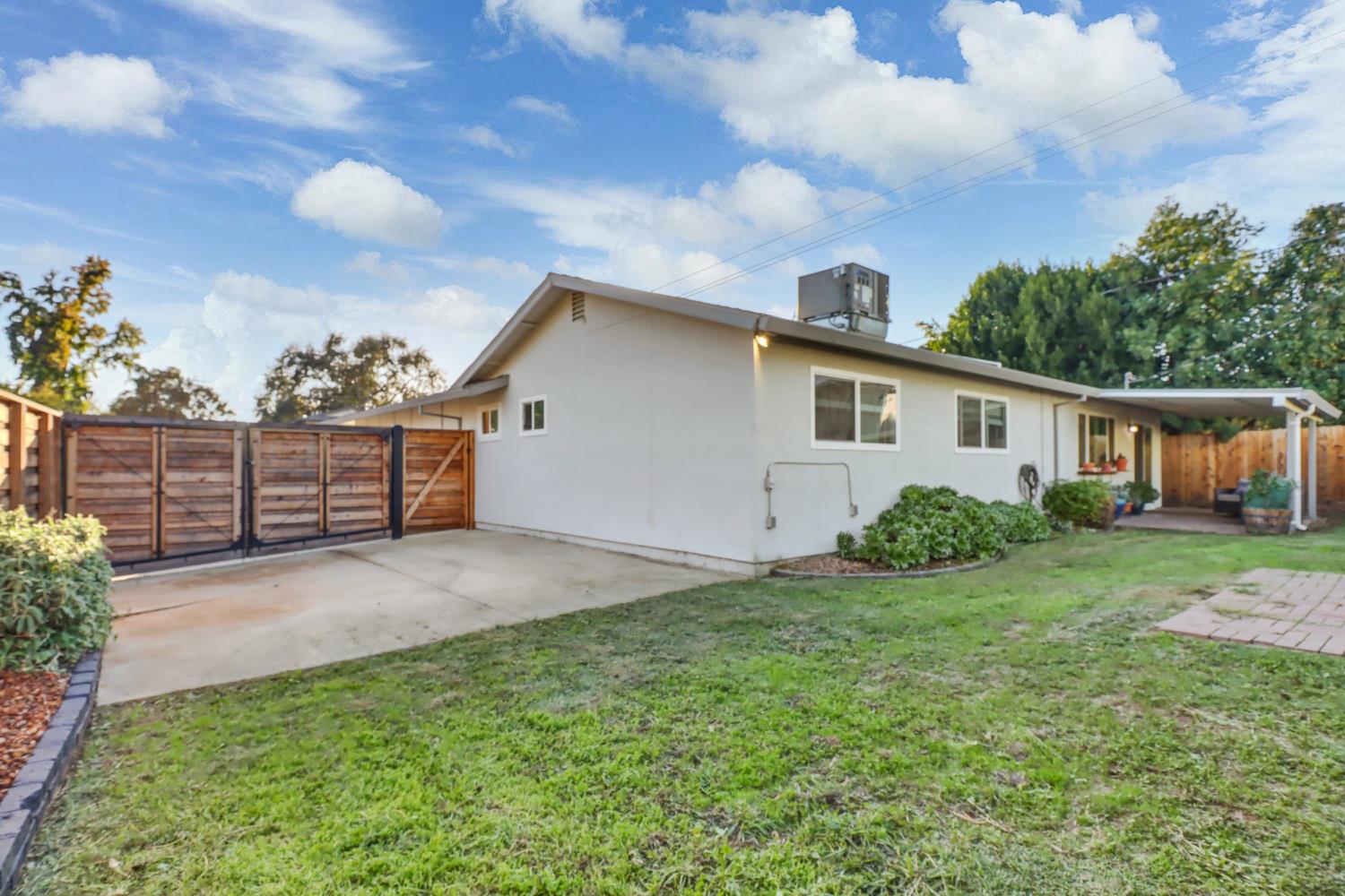 Sacramento, California, 95826, United States, 3 Bedrooms Bedrooms, ,2 BathroomsBathrooms,Residential,For Sale,1991468