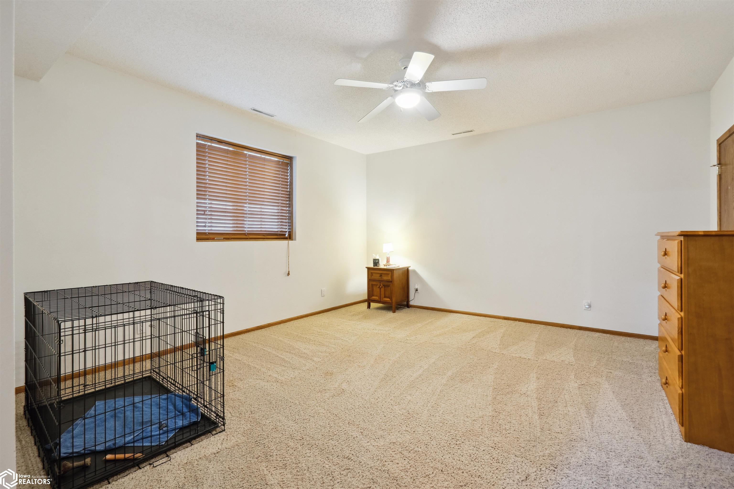 Marshalltown, Iowa, 50158, United States, 4 Bedrooms Bedrooms, ,4 BathroomsBathrooms,Residential,For Sale,1980517