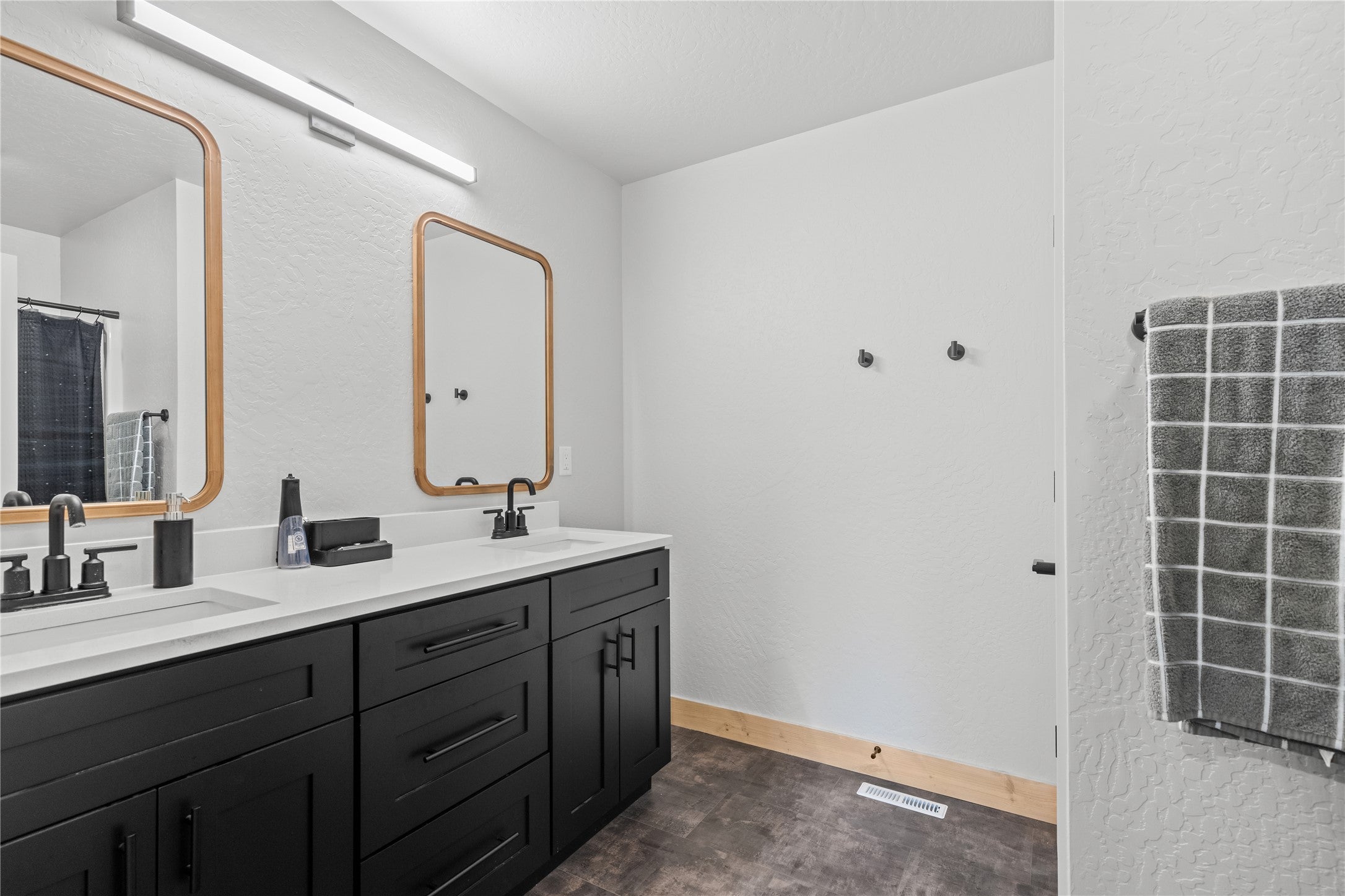 Kalispell, Montana, 59901, United States, 3 Bedrooms Bedrooms, ,2 BathroomsBathrooms,Residential,For Sale,1999069