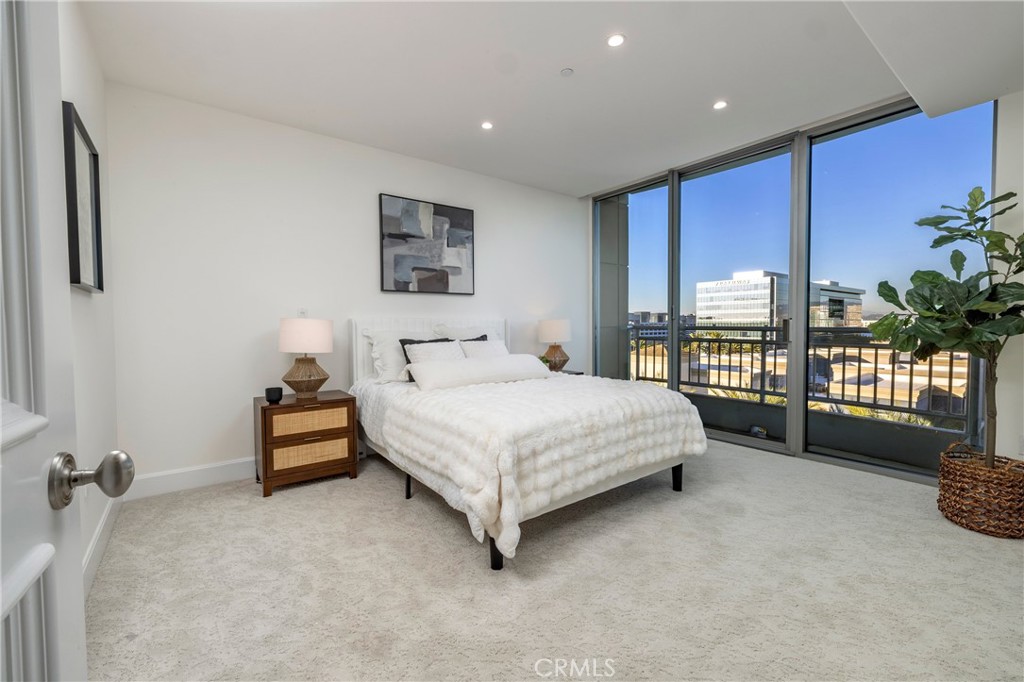 Irvine, California, 92612, United States, 2 Bedrooms Bedrooms, ,2 BathroomsBathrooms,Residential,For Sale,1989675