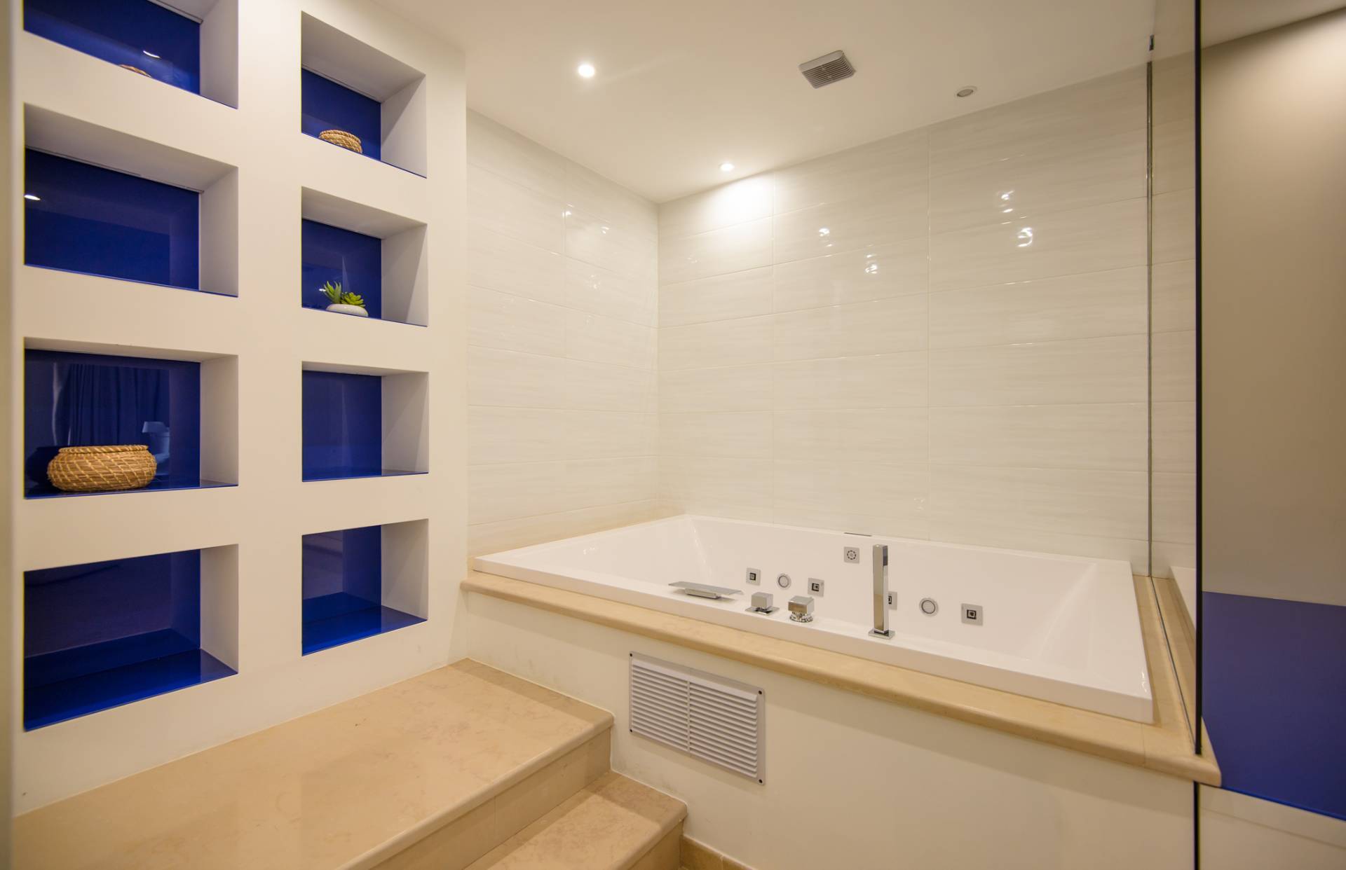 Via Calvario, Giurdignano, Lecce, 73020, IT, 10 Bedrooms Bedrooms, ,12 BathroomsBathrooms,Residential,For Sale,Via Calvario,1673228