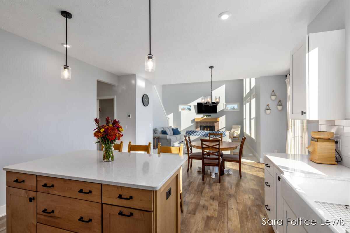 Grand Rapids, Michigan, 49512, United States, 4 Bedrooms Bedrooms, ,4 BathroomsBathrooms,Residential,For Sale,1976019