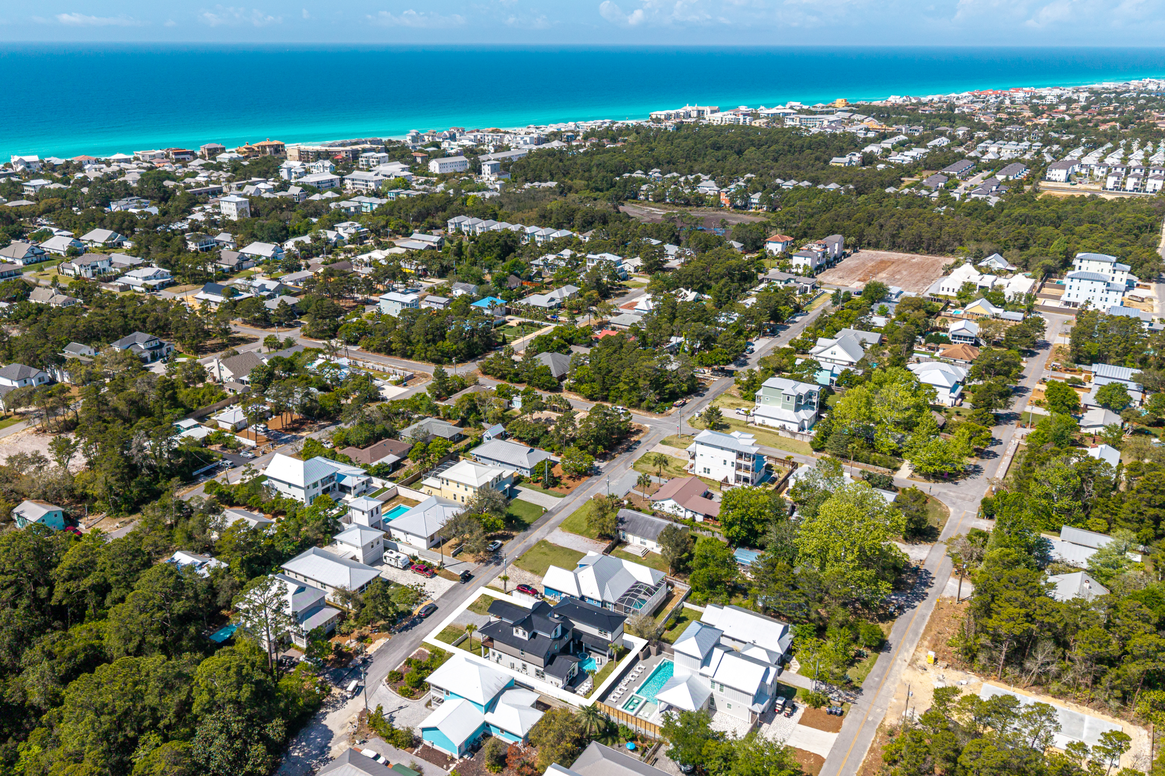  Grand Coastal Retreat With Carriage House And Resort-Style Pool - 物件實景