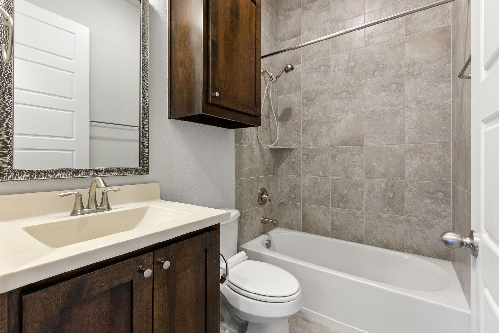 Mansfield, Texas, 76063, United States, 4 Bedrooms Bedrooms, ,4 BathroomsBathrooms,Residential,For Sale,1979956