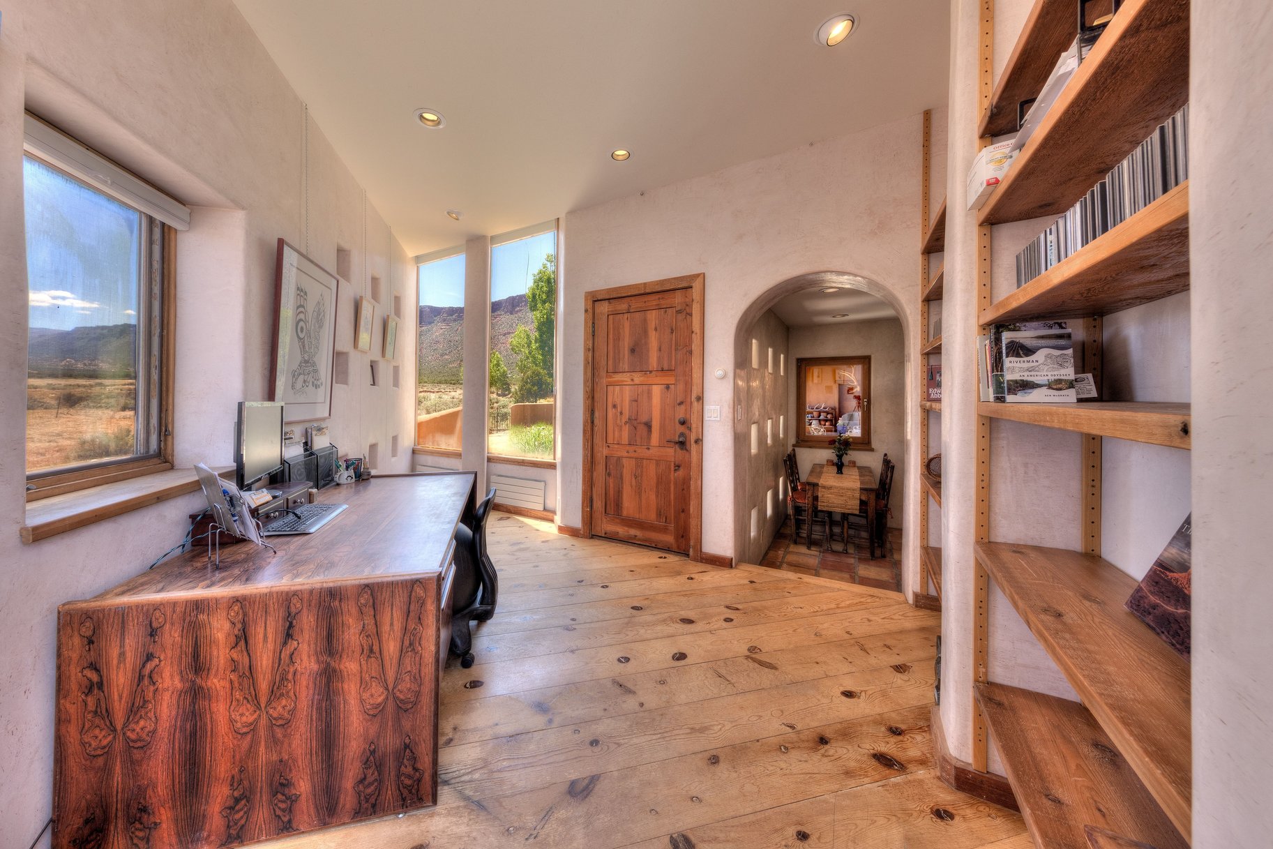  Unique, Custom, Castle Valley Home, Studio With Private Pond - 物件實景