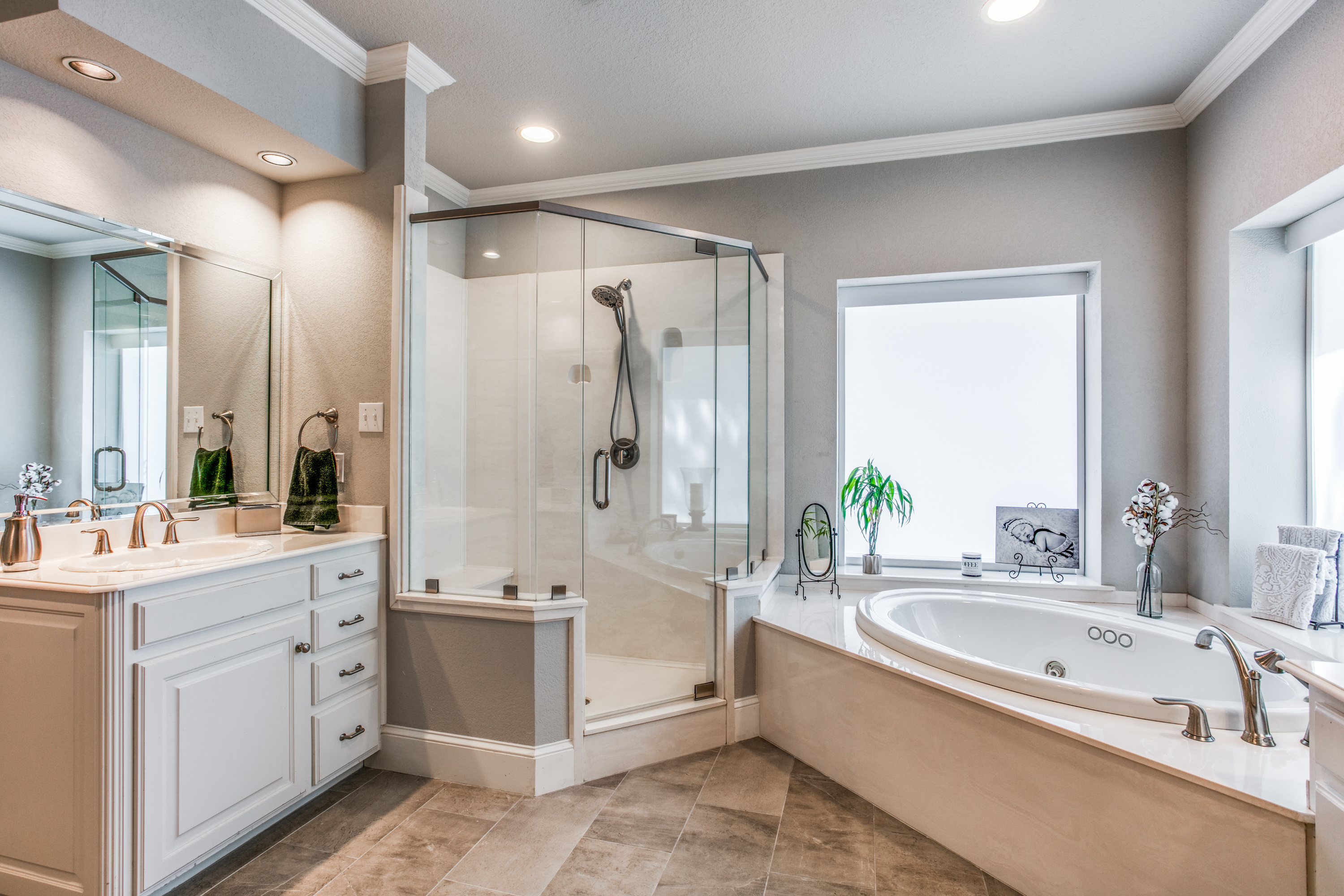 Decatur, Texas, 76234, United States, 4 Bedrooms Bedrooms, ,4 BathroomsBathrooms,Residential,For Sale,1977988