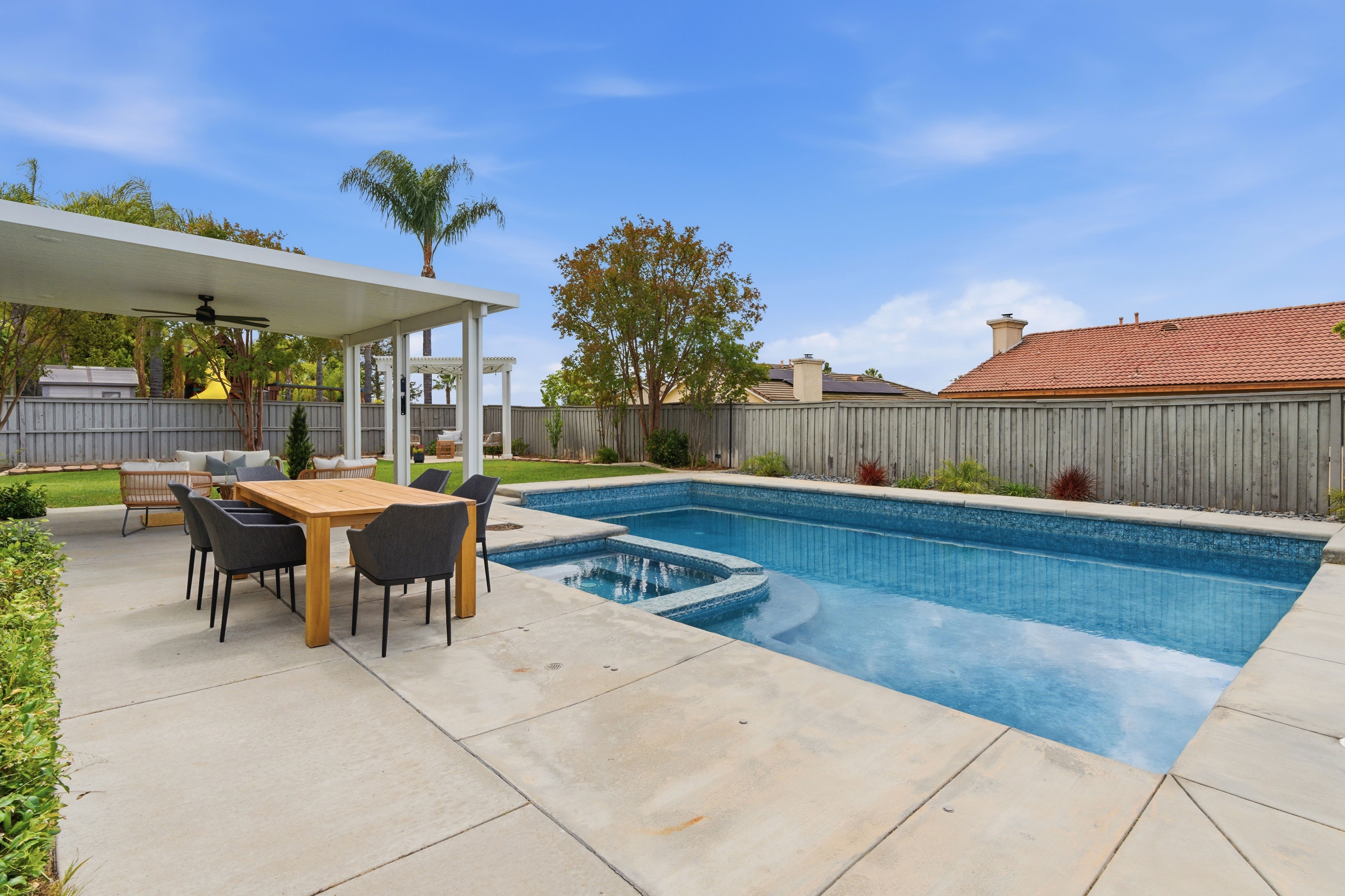  8949 Pine Needles Court, Riverside, CA 92508 - 物件實景