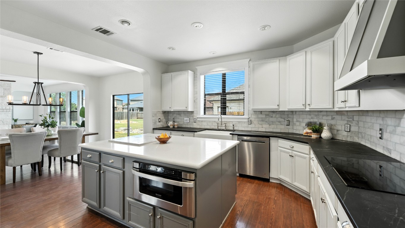 Pflugerville, Texas, 78660, United States, 5 Bedrooms Bedrooms, ,3 BathroomsBathrooms,Residential,For Sale,1918406