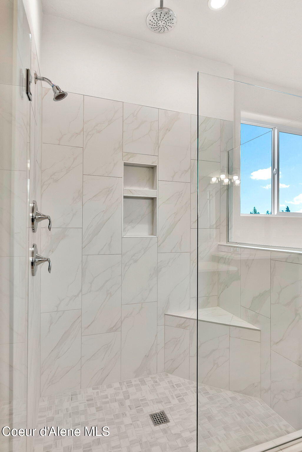 Rathdrum, Idaho, 83858, United States, 5 Bedrooms Bedrooms, ,1 BathroomBathrooms,Residential,For Sale,1989030