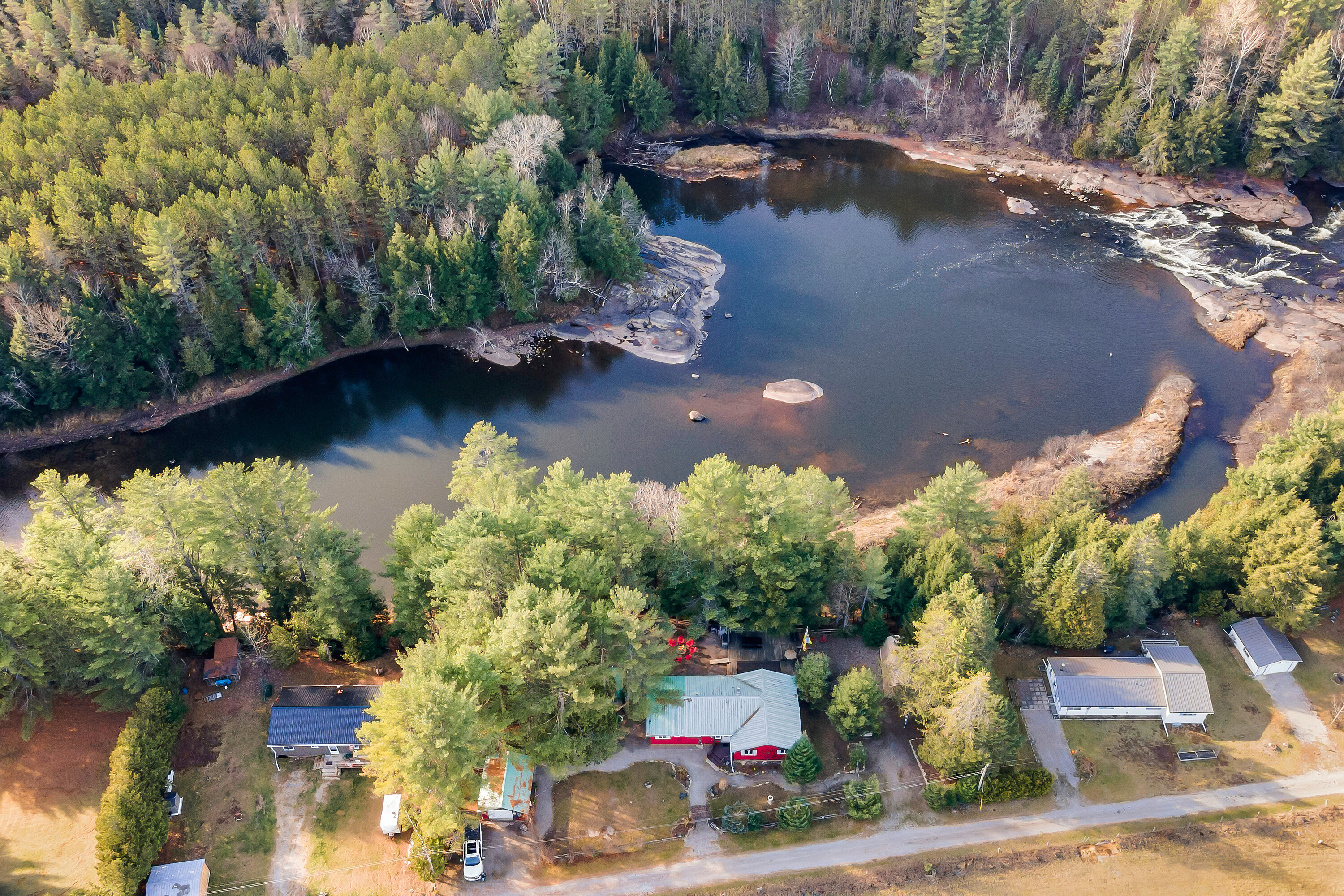  Burnt River Retreat - 物件實景