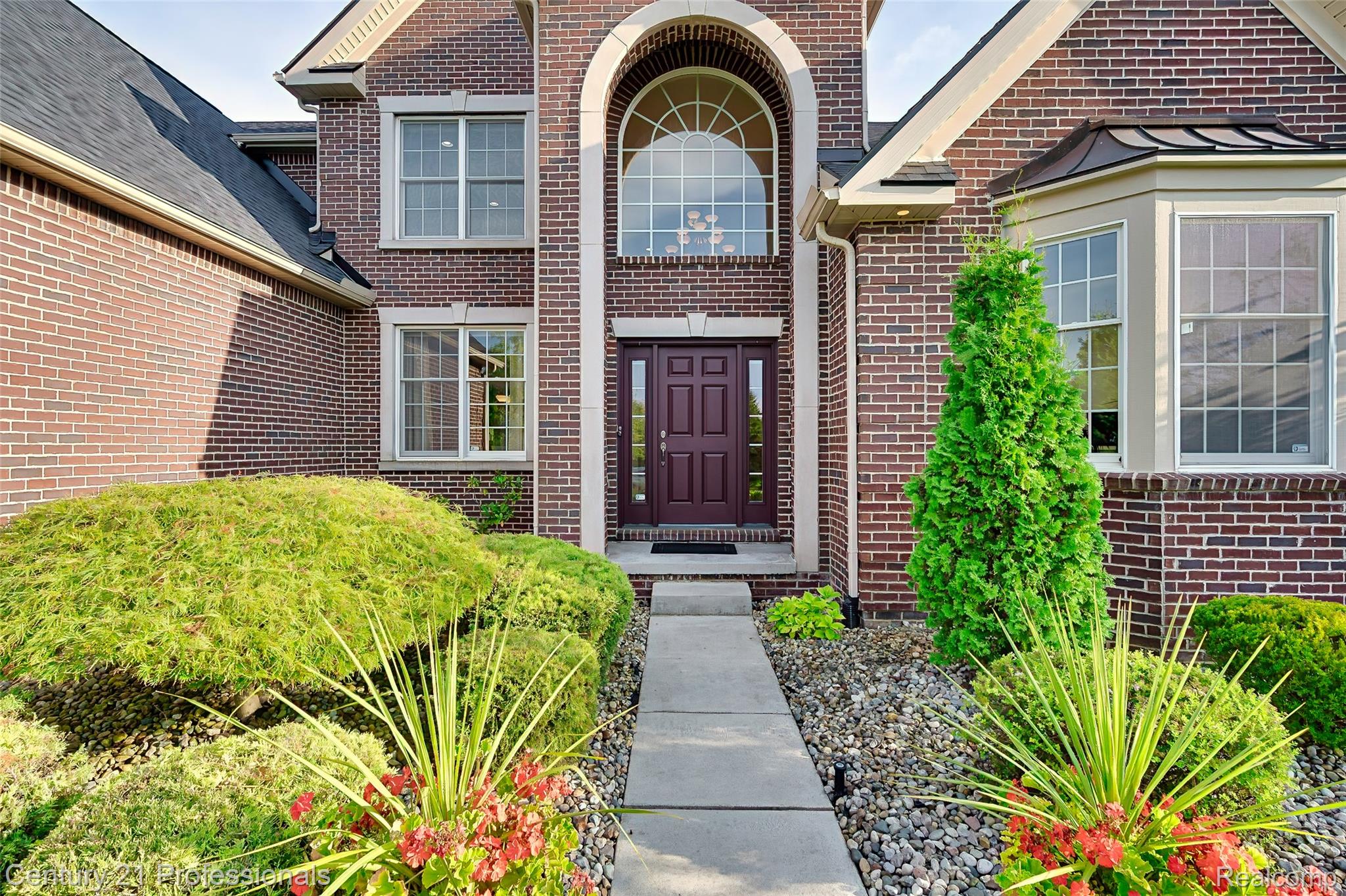 Novi, Michigan, 48374, United States, 4 Bedrooms Bedrooms, ,5 BathroomsBathrooms,Residential,For Sale,1904445